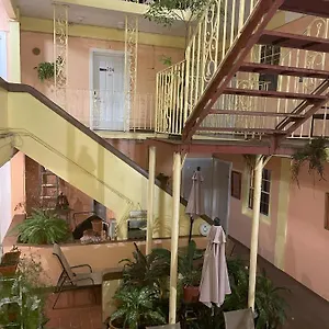 midtown-guest-house.comcaribbean.com/
